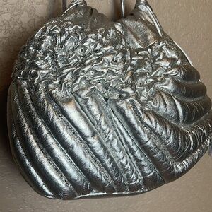 Vintage Rita Diana Mylinka Silver Metallic Crystal Puffer Cinch Shoulder bag